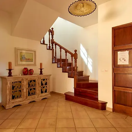 Semesterbostad Charming House