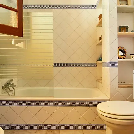 Charming House בית נופש *