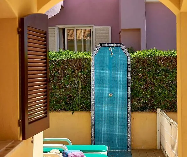 Сasa de vacaciones Charming House